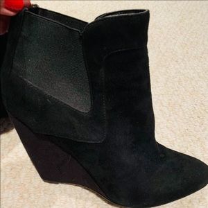 “Guess”! Hidden Heel Wedges! Like New!